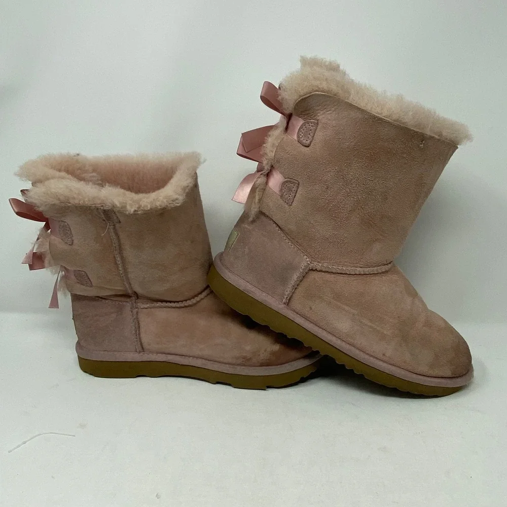 UGG Bailey Bow II Pink Suede Sheepskin Boots 1017394K Girls 5 Mens 5 Womens 7